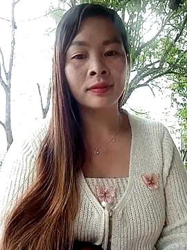 Snapshot of Bling_sexy chatting on March 4, 2026, 1:00 am Bling sexy online show from March 4, 2026, 1:00 am