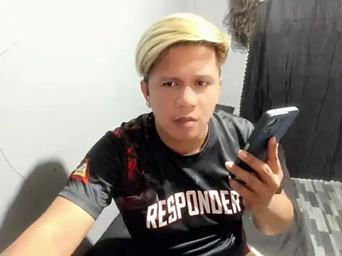 Snapshot of Clark_Asian chatting on February 24, 2026, 12:47 pm Clark Asian online show from February 24, 2026, 12:47 pm