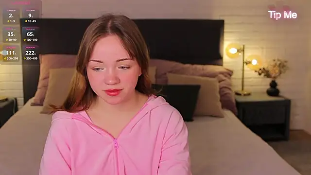 Snapshot of Kiss_Moon chatting on February 5, 2026, 7:18 pm Kiss Moon online show from February 5, 2026, 7:18 pm