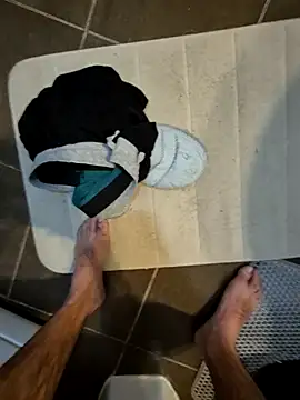 Snapshot of vali23 chatting on January 19, 2026, 8:18 am vali23 online show from January 19, 2026, 8:18 am