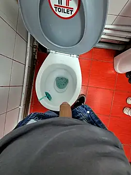 Snapshot of vali23 chatting on February 14, 2026, 9:06 am vali23 online show from February 14, 2026, 9:06 am