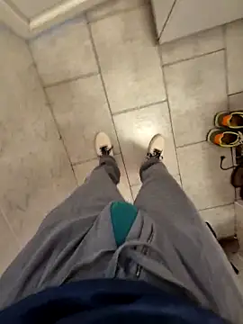 Snapshot of vali23 chatting on February 19, 2026, 8:21 am vali23 online show from February 19, 2026, 8:21 am