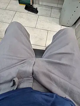 Snapshot of vali23 chatting on February 22, 2026, 7:19 am vali23 online show from February 22, 2026, 7:19 am