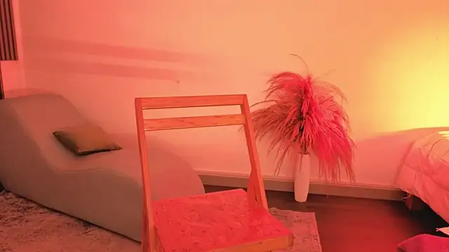 Snapshot of fransheskarossi chatting on February 17, 2026, 12:23 pm fransheskarossi online show from February 17, 2026, 12:23 pm