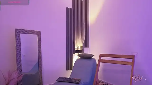 Snapshot of fransheskarossi chatting on February 27, 2026, 12:16 pm fransheskarossi online show from February 27, 2026, 12:16 pm