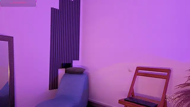 Snapshot of fransheskarossi chatting on March 2, 2026, 12:01 pm fransheskarossi online show from March 2, 2026, 12:01 pm