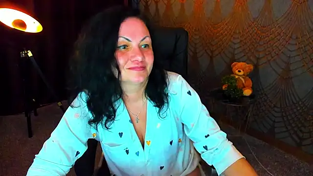IrissMoon online show from May 21, 2026, 4:19 am