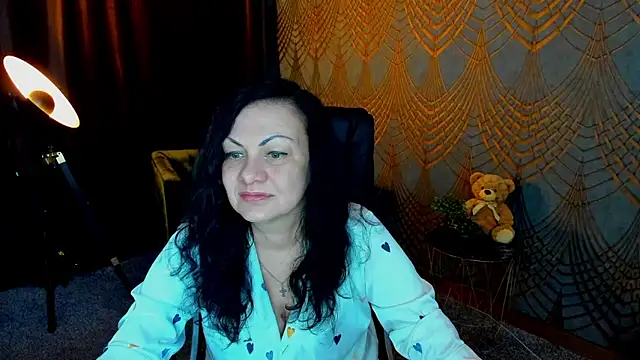 IrissMoon online show from May 31, 2026, 5:31 pm
