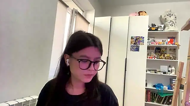 SaintMari online show from May 6, 2026, 12:21 pm