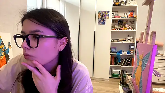 SaintMari online show from May 10, 2026, 2:22 pm