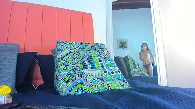 rose thompson19 online show from February 9, 2026, 7:40 pm