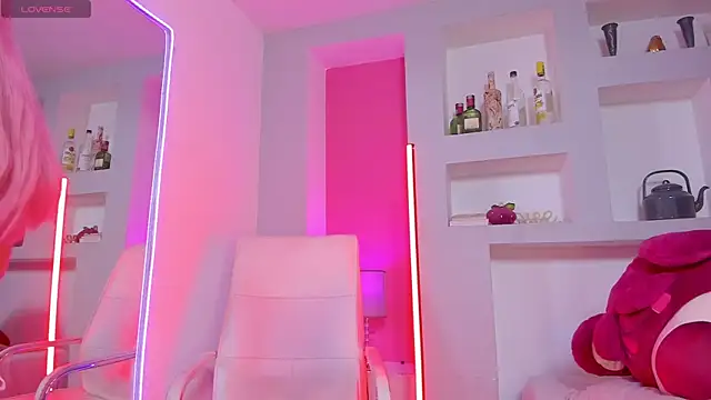 Snapshot of Rosy_Sweet chatting on February 23, 2026, 12:02 pm Rosy Sweet online show from February 23, 2026, 12:02 pm