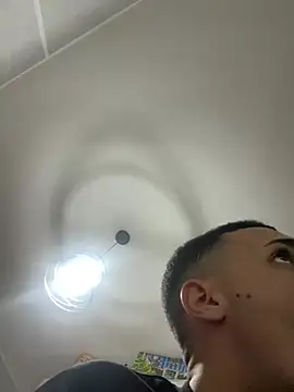 Snapshot of piccolo2002 chatting on February 5, 2026, 5:17 pm piccolo2002 online show from February 5, 2026, 5:17 pm