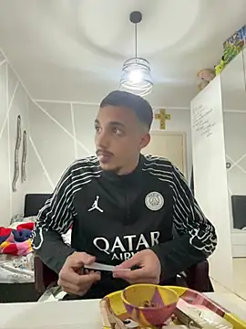 Snapshot of piccolo2002 chatting on March 7, 2026, 9:34 pm piccolo2002 online show from March 7, 2026, 9:34 pm