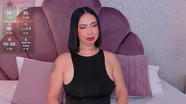 Snapshot of Sienna-Gold chatting on May 18, 2026, 1:06 pm Sienna-Gold online show from May 18, 2026, 1:06 pm