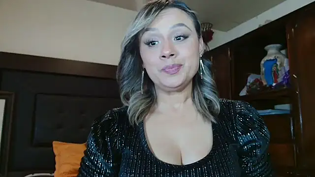 Snapshot of aitanalove_ chatting on May 6, 2026, 12:30 am aitanalove online show from May 6, 2026, 12:30 am