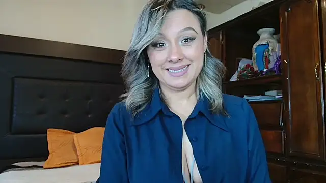 Snapshot of aitanalove_ chatting on May 7, 2026, 11:32 pm aitanalove online show from May 7, 2026, 11:32 pm