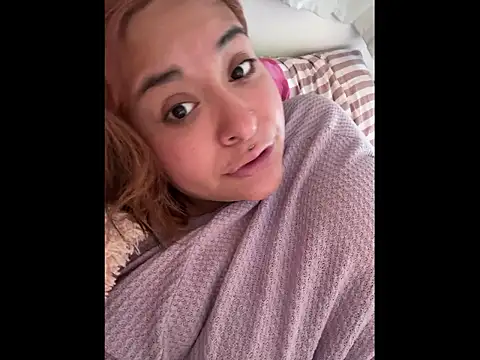 Snapshot of Nailealipsglossy chatting on February 18, 2026, 3:08 pm Nailealipsglossy online show from February 18, 2026, 3:08 pm