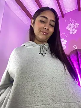 Snapshot of MadisonFox1 chatting on February 8, 2026, 12:19 pm MadisonFox1 online show from February 8, 2026, 12:19 pm