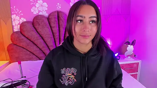 Snapshot of MadisonFox1 chatting on February 27, 2026, 11:32 am MadisonFox1 online show from February 27, 2026, 11:32 am