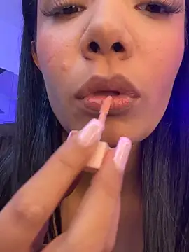Auri   online show from May 13, 2026, 7:33 pm