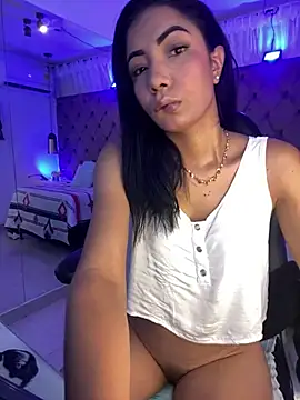 Auri   online show from May 19, 2026, 7:31 pm