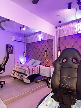 Auri   online show from May 22, 2026, 7:30 pm