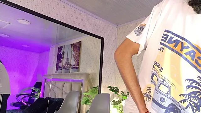 Snapshot of 4L3JX chatting on February 10, 2026, 12:20 pm 4L3JX online show from February 10, 2026, 12:20 pm