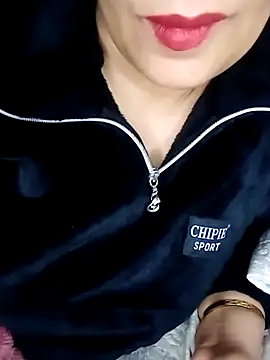 Snapshot of Naughty-Yousra chatting on February 22, 2026, 8:57 am Naughty-Yousra online show from February 22, 2026, 8:57 am