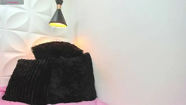 Snapshot of zaira_skinny chatting on March 2, 2026, 3:30 am zaira skinny online show from March 2, 2026, 3:30 am