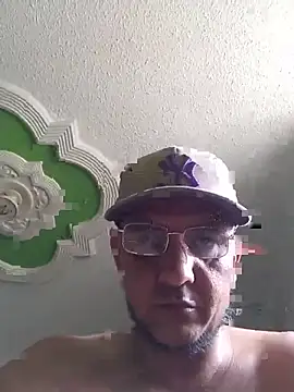 Snapshot of Juanstevan2724 chatting on February 20, 2026, 8:42 pm Juanstevan2724 online show from February 20, 2026, 8:42 pm