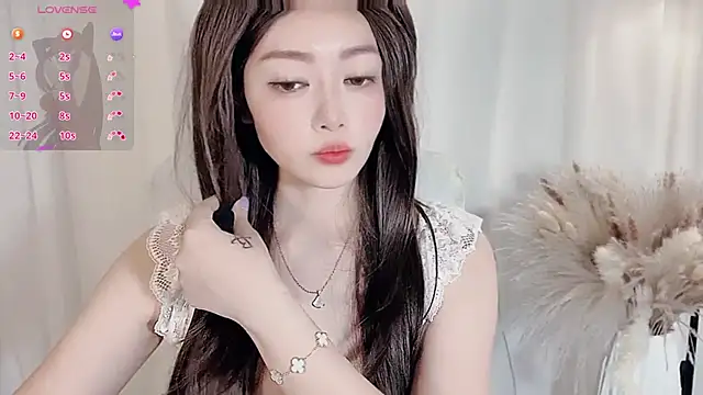 XinYuemeimei online show from May 26, 2026, 2:46 pm