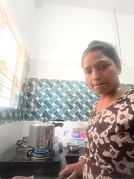 Snapshot of Hot-Tinaa chatting on February 14, 2026, 8:22 am Hot-Tinaa online show from February 14, 2026, 8:22 am