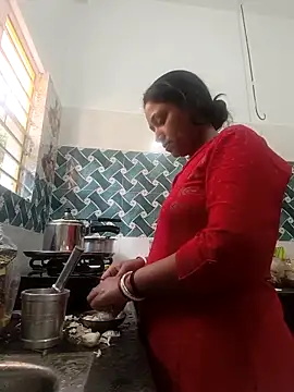 Snapshot of Hot-Tinaa chatting on February 20, 2026, 7:54 am Hot-Tinaa online show from February 20, 2026, 7:54 am