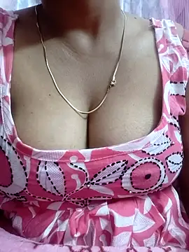 Snapshot of Hot-Tinaa chatting on February 28, 2026, 12:22 am Hot-Tinaa online show from February 28, 2026, 12:22 am