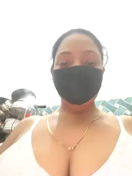 Snapshot of Hot-Tinaa chatting on March 6, 2026, 4:03 pm Hot-Tinaa online show from March 6, 2026, 4:03 pm