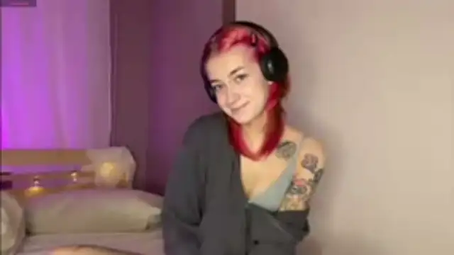 Snapshot of Dina_Cams chatting on February 2, 2026, 1:10 pm Dina Cams online show from February 2, 2026, 1:10 pm