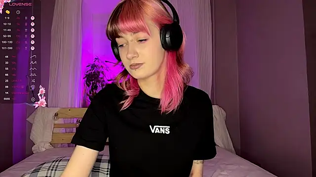 Snapshot of Dina_Cams chatting on February 28, 2026, 3:46 pm Dina Cams online show from February 28, 2026, 3:46 pm