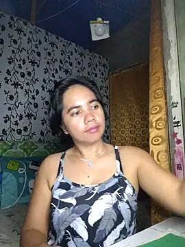 LoveSammantha24xxx online show from May 18, 2026, 4:07 am