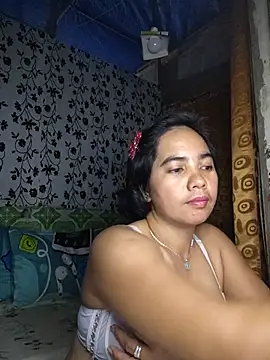 LoveSammantha24xxx online show from May 19, 2026, 2:40 am