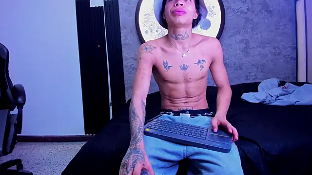 Snapshot of Dogan_Renzo0 chatting on March 4, 2026, 12:00 pm Dogan Renzo0 online show from March 4, 2026, 12:00 pm