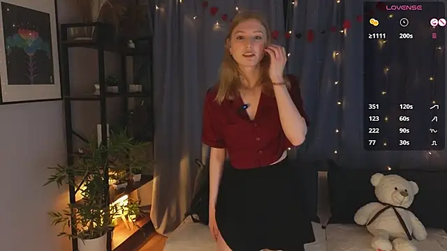 Snapshot of LanaRoxxy chatting on February 14, 2026, 11:18 am LanaRoxxy online show from February 14, 2026, 11:18 am