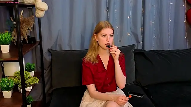 Snapshot of LanaRoxxy chatting on February 20, 2026, 11:32 am LanaRoxxy online show from February 20, 2026, 11:32 am