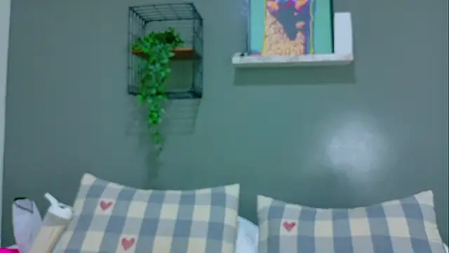 AmmyRouse   online show from April 15, 2026, 9:27 am