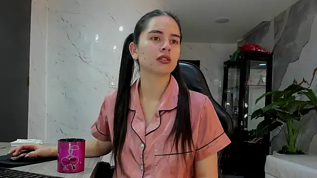 Qetsyah tf online show from March 27, 2026, 1:22 pm