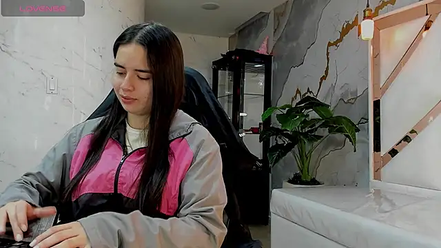 Qetsyah tf online show from April 7, 2026, 1:22 pm