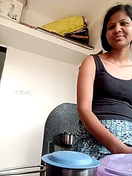 Snapshot of Prajakta123 chatting on February 17, 2026, 5:15 am Prajakta123 online show from February 17, 2026, 5:15 am