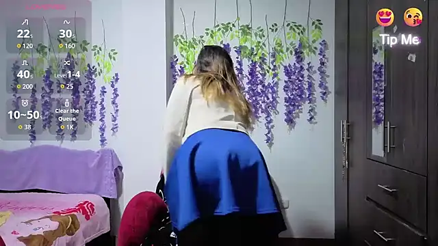 Snapshot of xxxMilexxx chatting on April 15, 2026, 10:55 am xxxMilexxx online show from April 15, 2026, 10:55 am