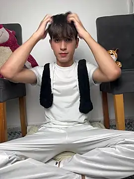 Snapshot of Naim_TheKing chatting on February 3, 2026, 1:48 am Naim TheKing online show from February 3, 2026, 1:48 am