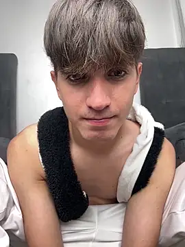 Snapshot of Naim_TheKing chatting on February 3, 2026, 6:22 am Naim TheKing online show from February 3, 2026, 6:22 am